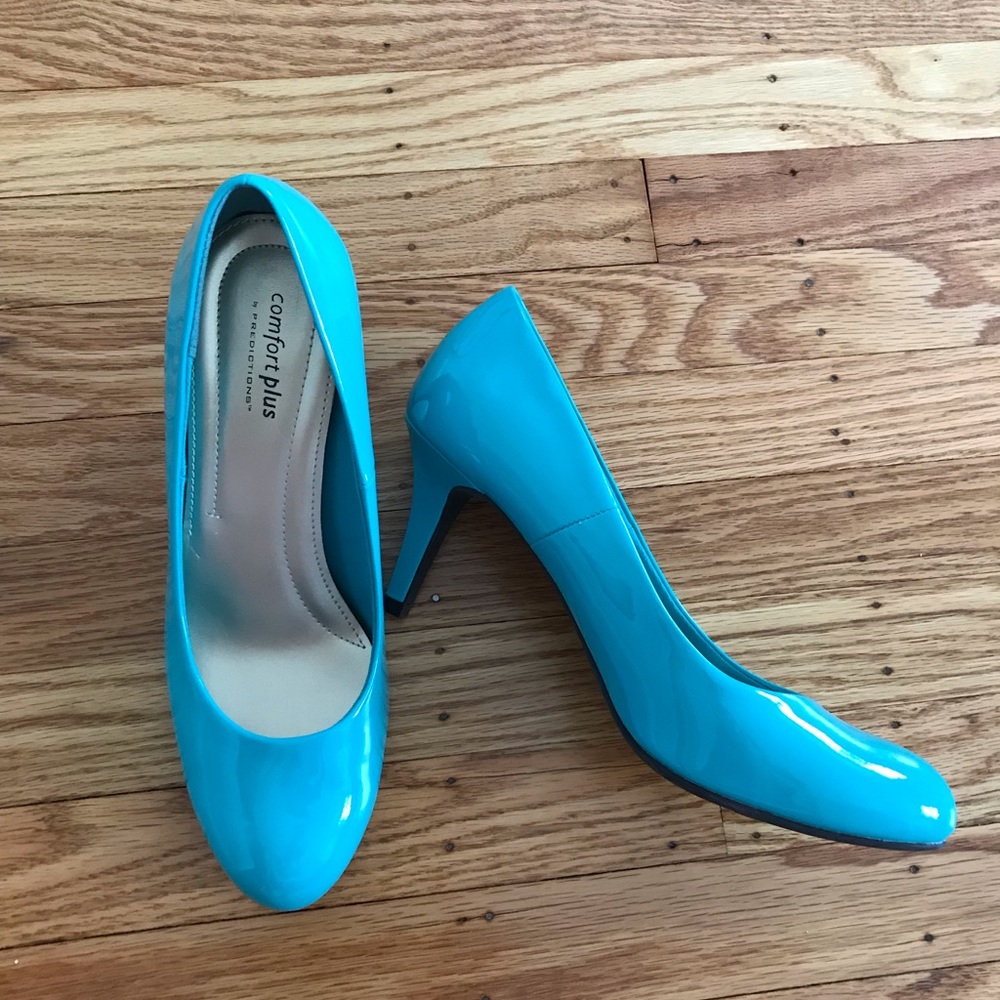 Aqua blue high heels (comfort plus by predictions)